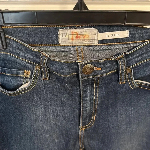 Free People hi rise dark wash skinny jeans size 27 - Picture 2 of 2